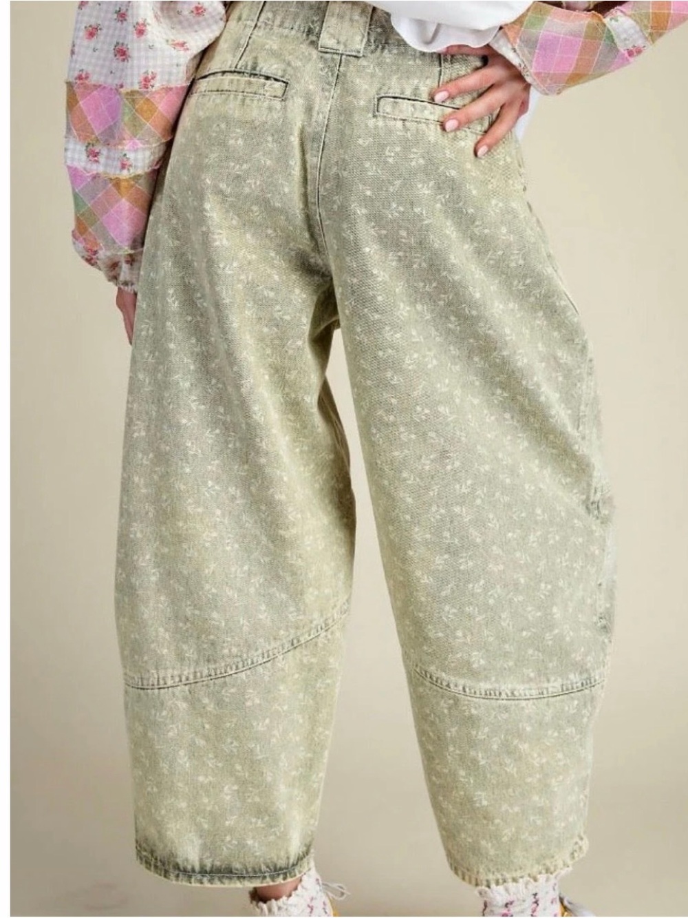 ⭐️NWT Easel Meadow Barrel Jeans⭐️ - Picture 2 of 11